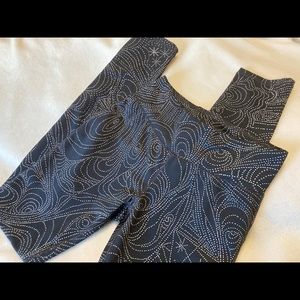 Black patterned leggings